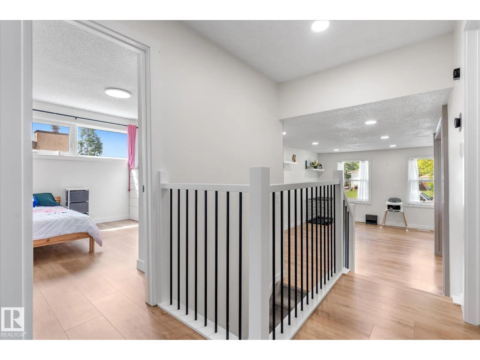 4009 37 AV NW