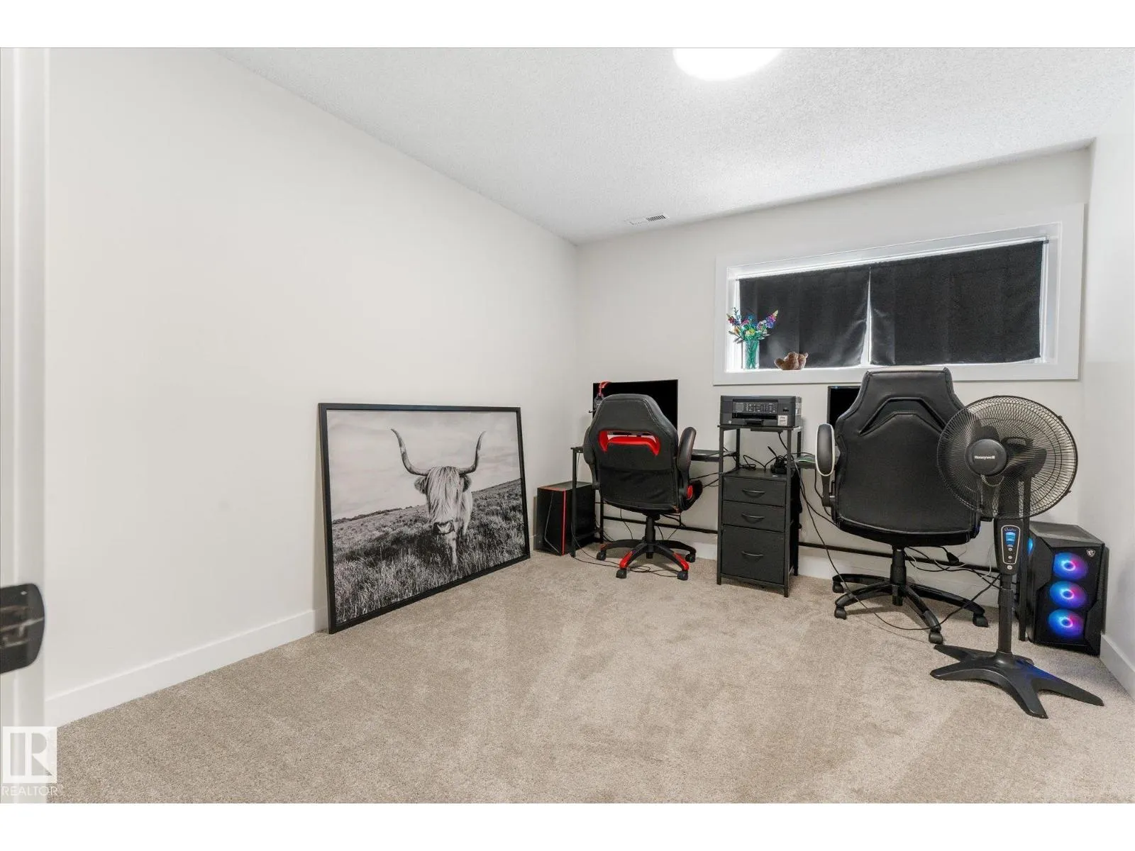 4009 37 AV NW