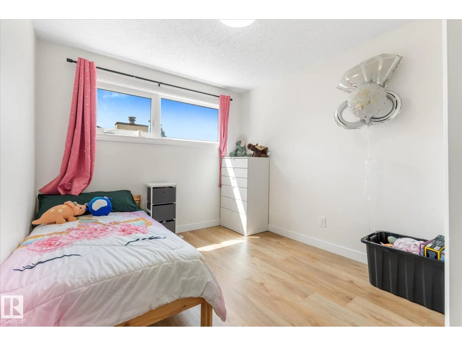 4009 37 AV NW