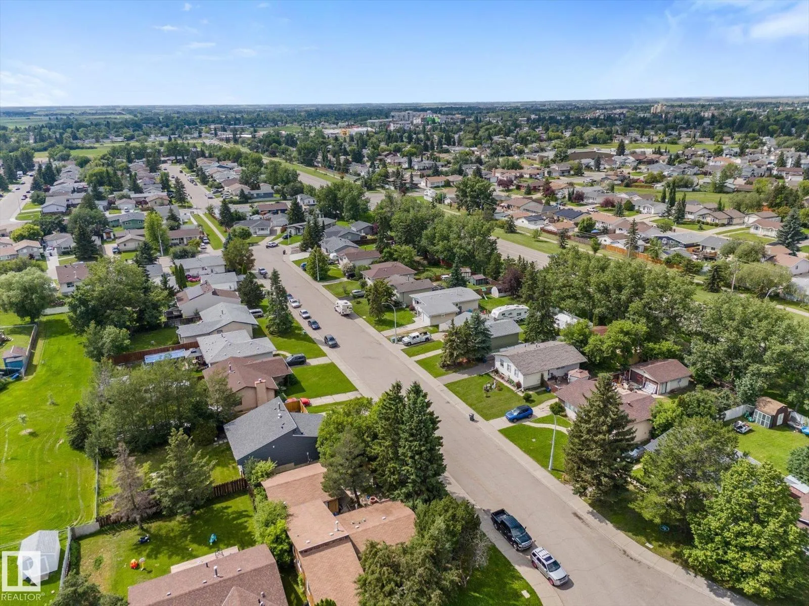 4009 37 AV NW