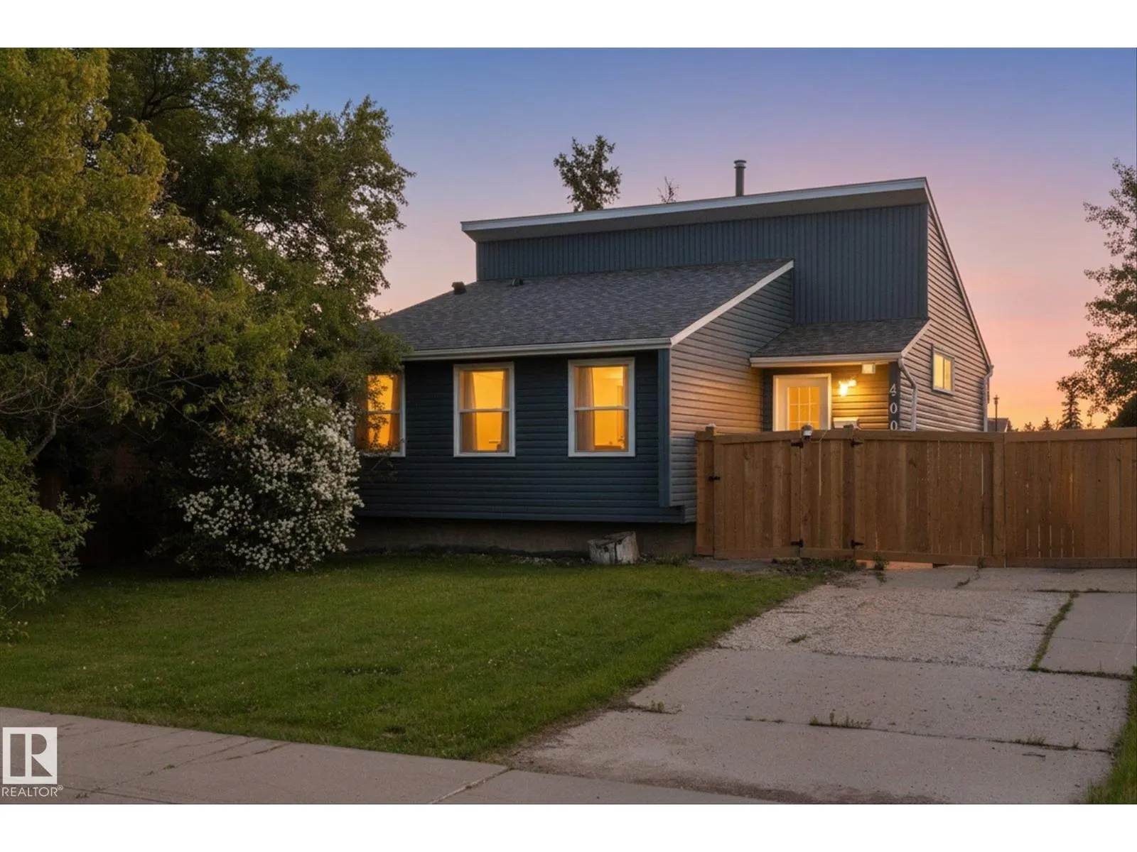 4009 37 AV NW