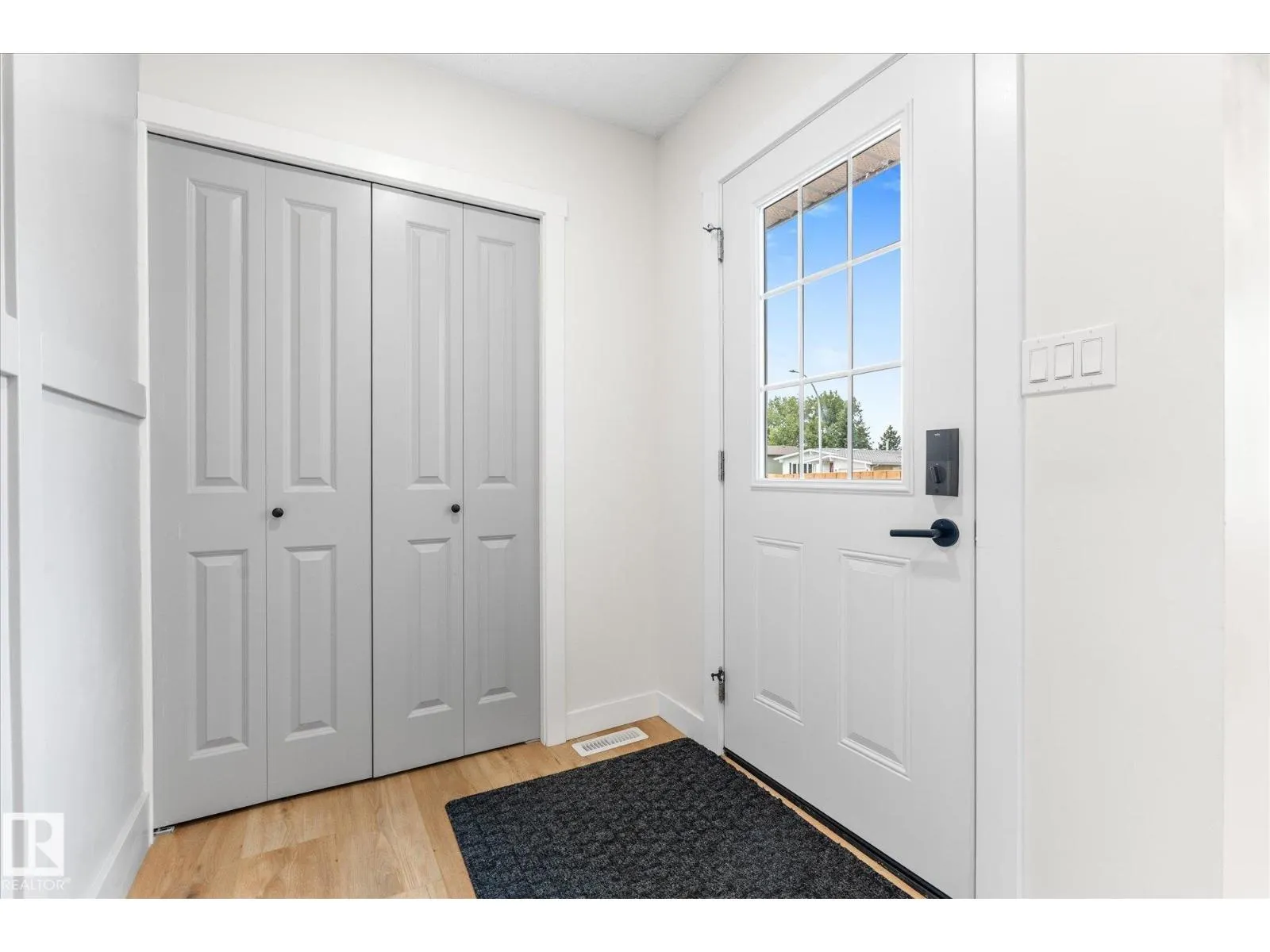 4009 37 AV NW