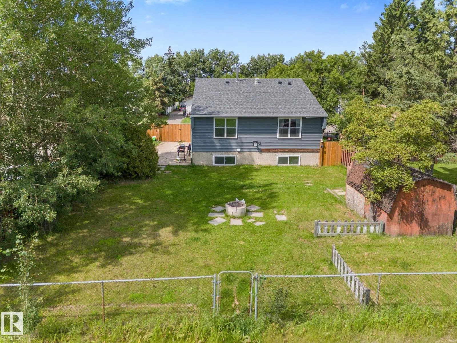 4009 37 AV NW