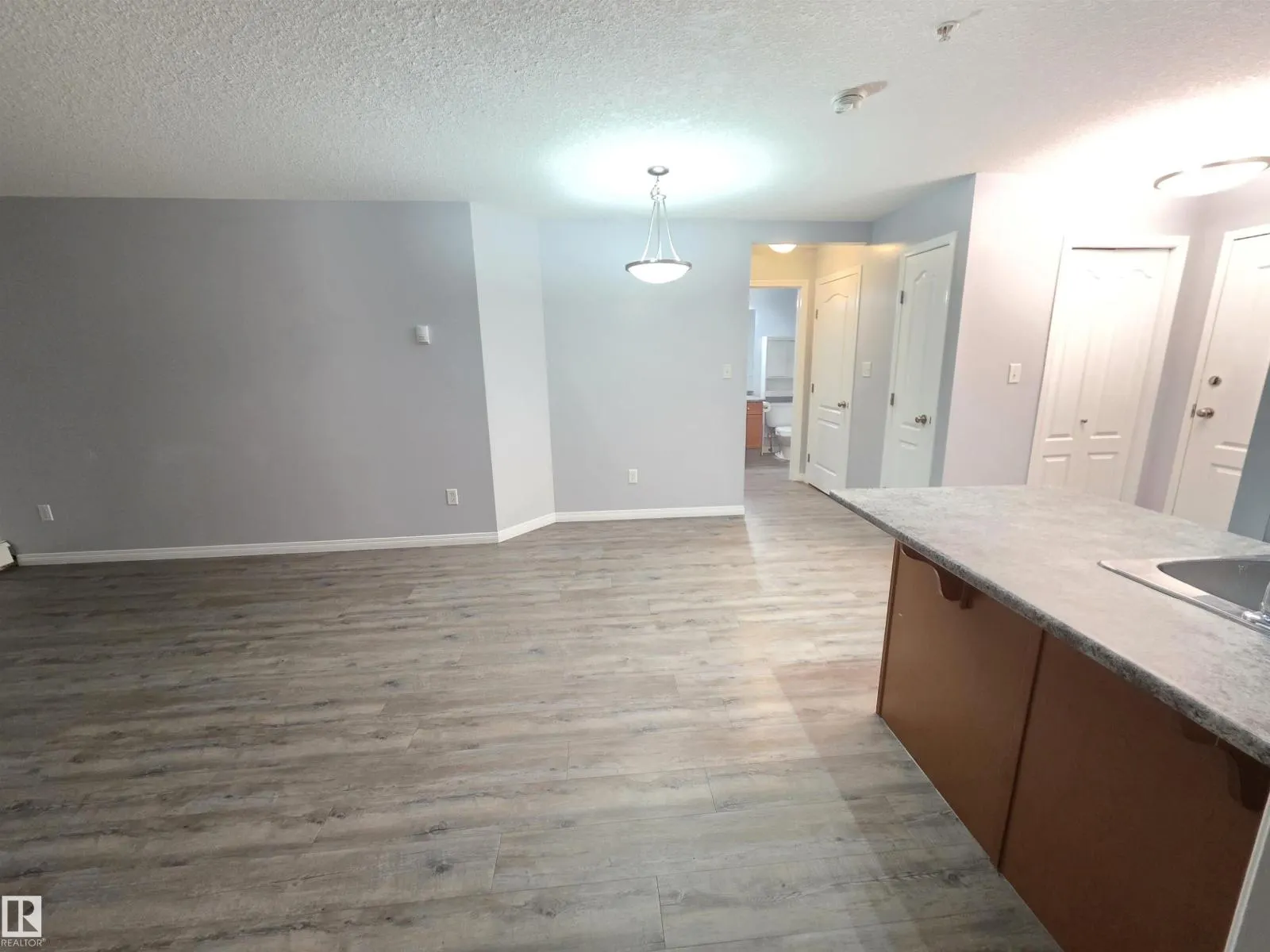 #106 4903 47 AV