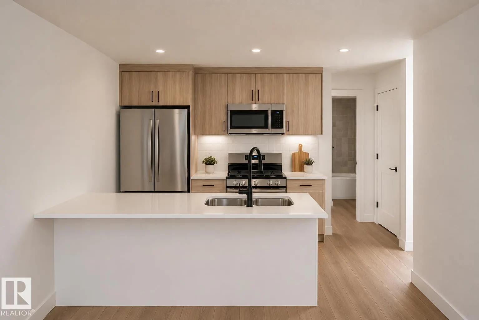 10546 72 AV NW NW