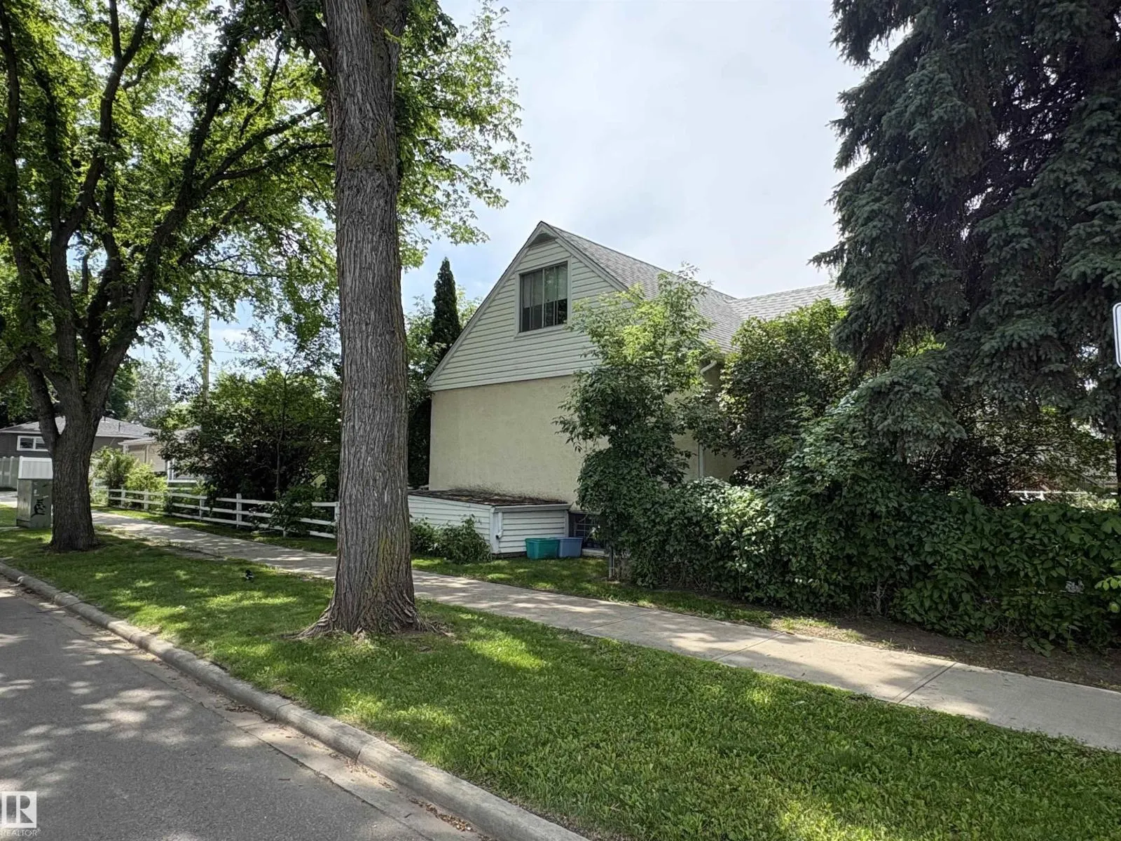 10503 67 AV NW
