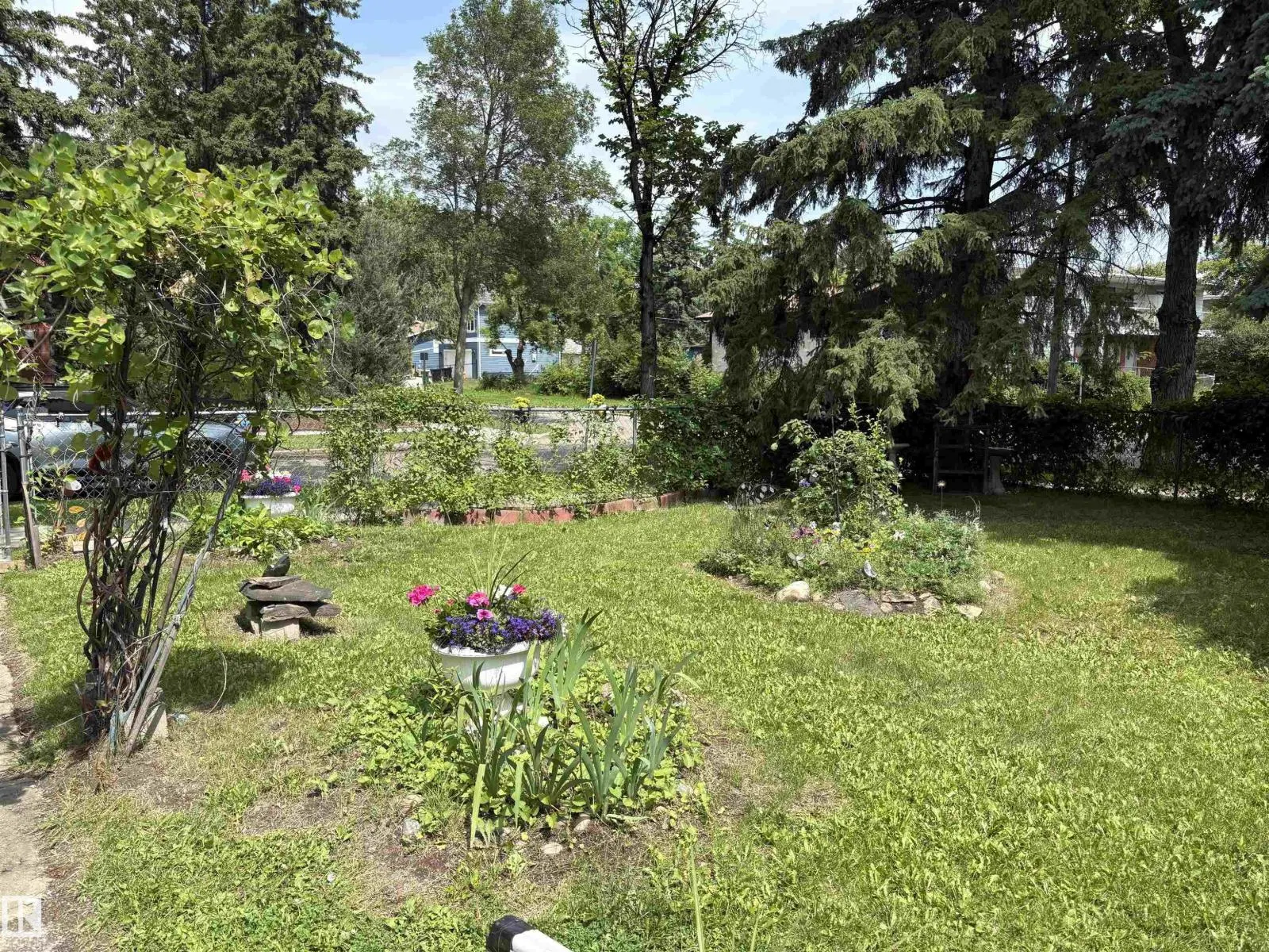 10503 67 AV NW