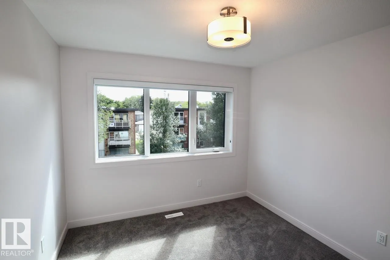 10820 86 AV NW NW