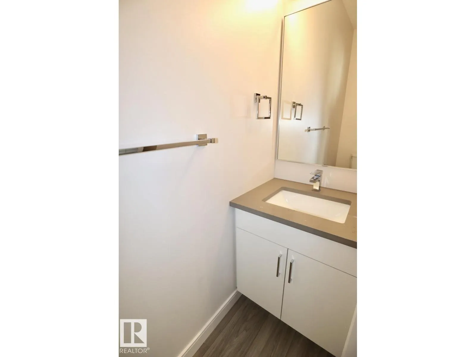 10820 86 AV NW NW