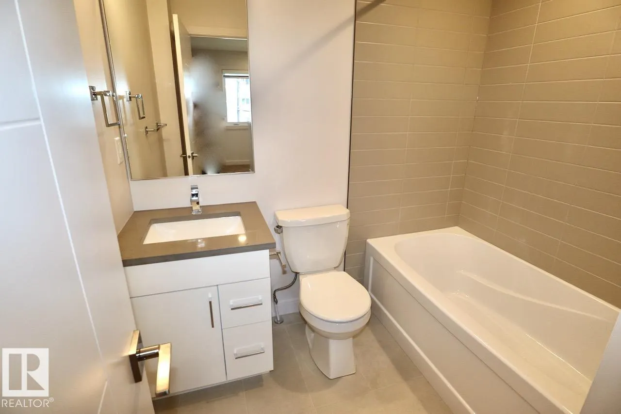 10820 86 AV NW NW