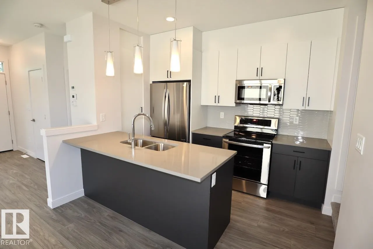 10820 86 AV NW NW