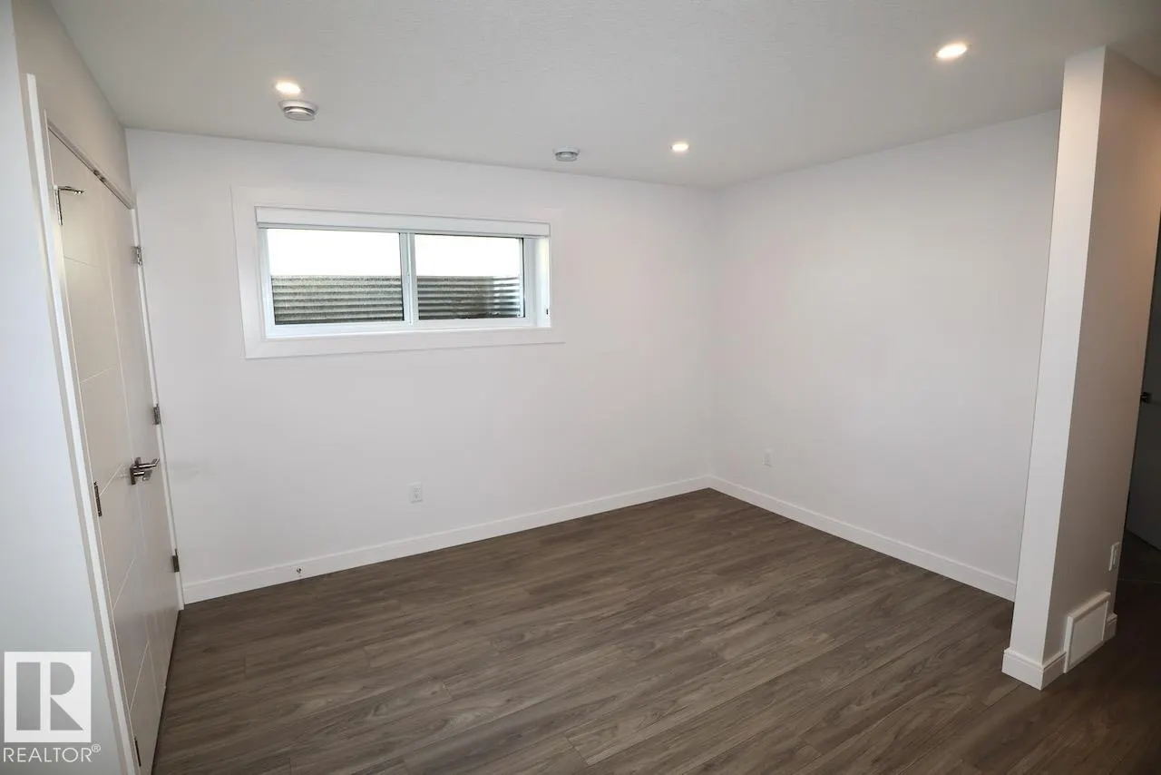 10820 86 AV NW NW