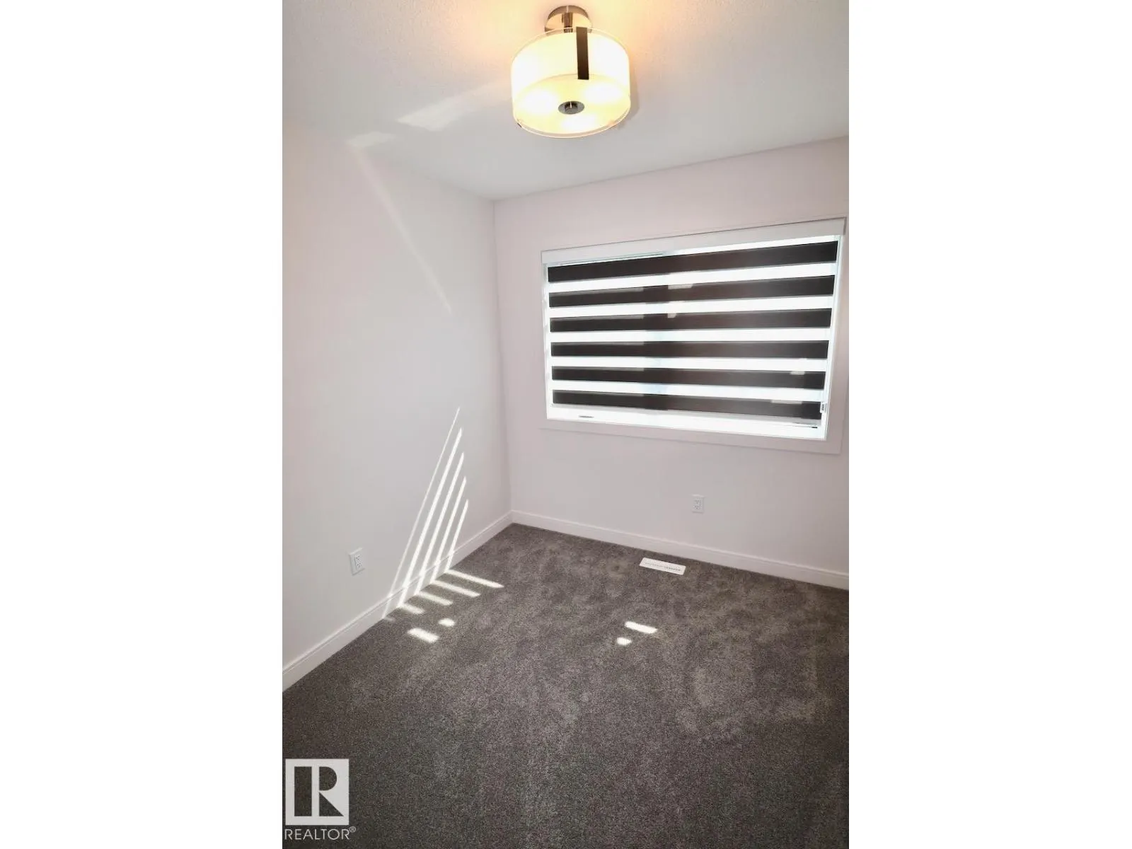 10820 86 AV NW NW