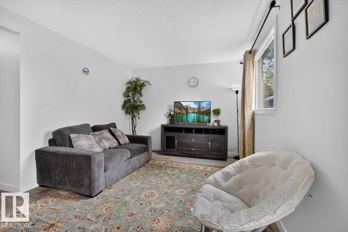 1096 MILLBOURNE RD E NW