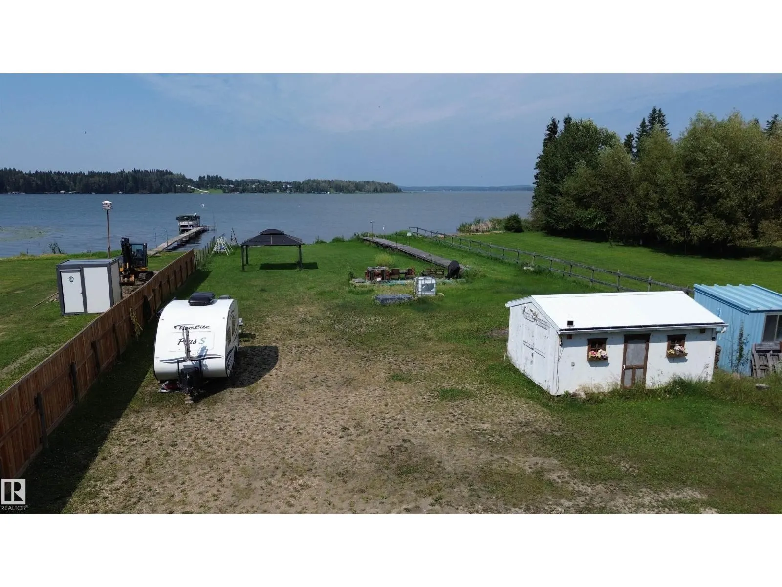306 Lakeshore Drive E