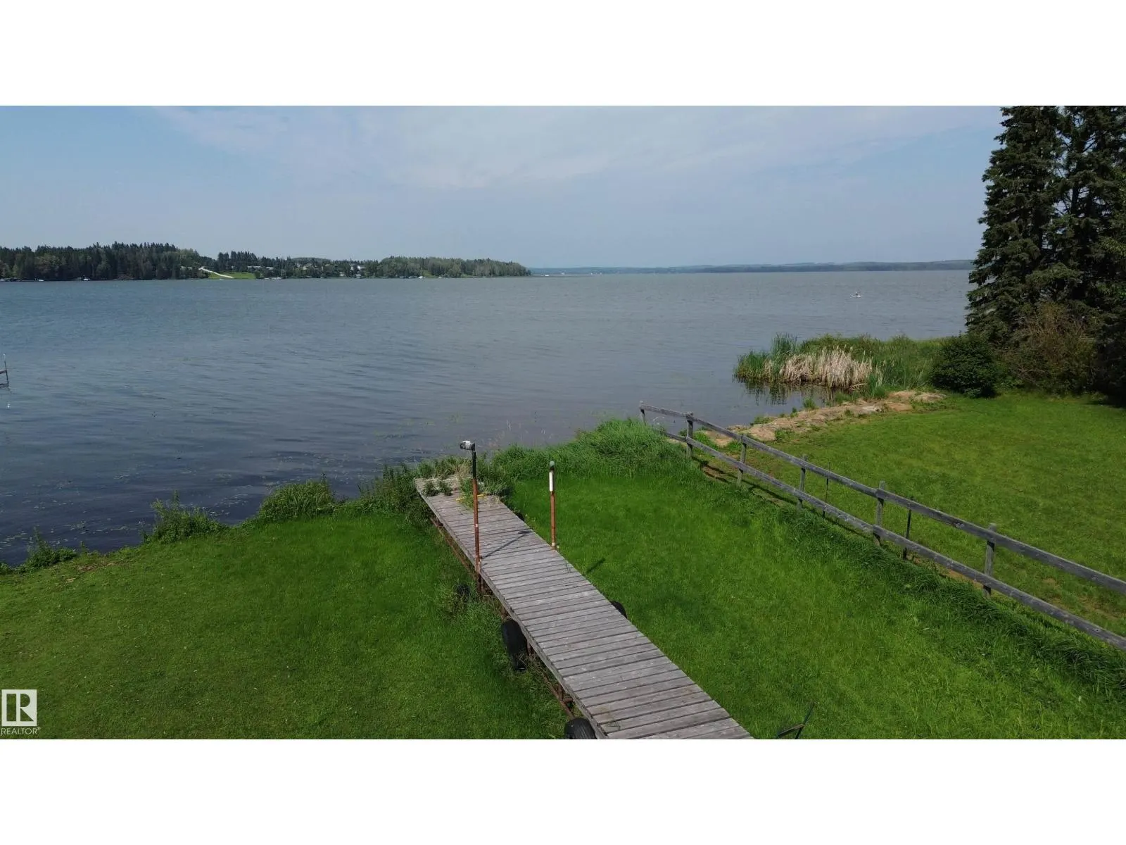 306 Lakeshore Drive E