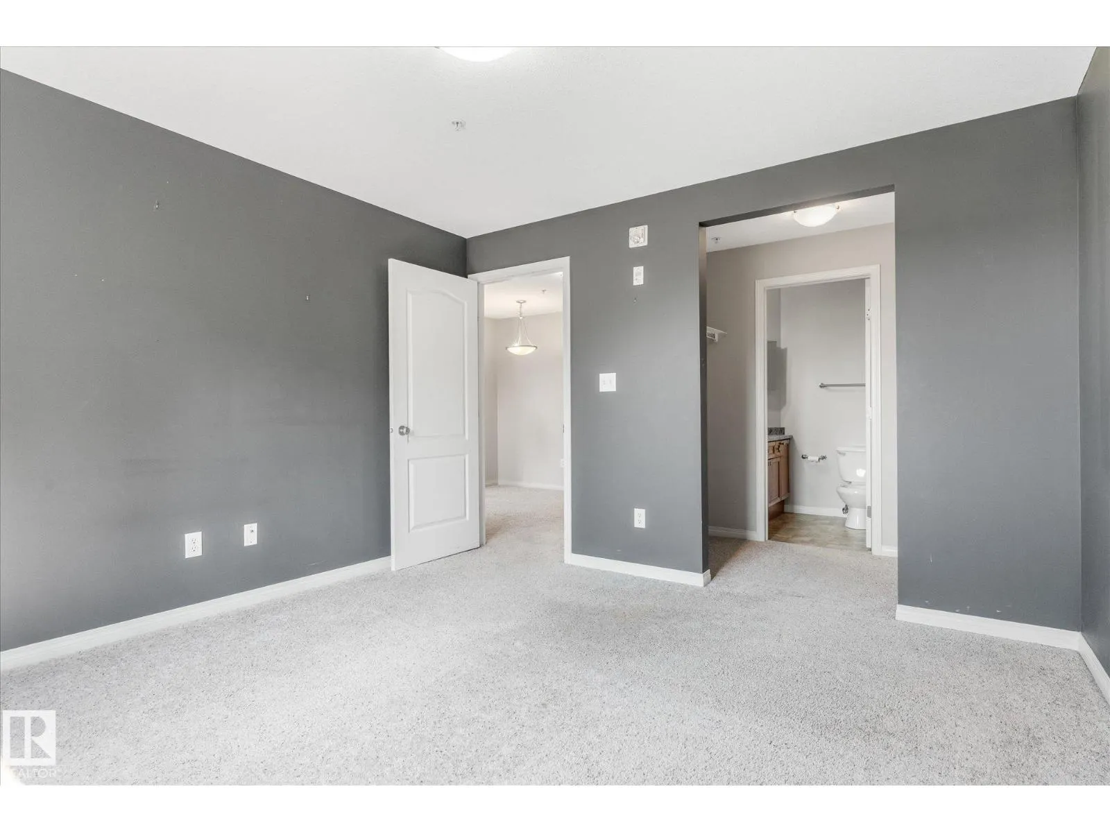#208 4903 47 AV
