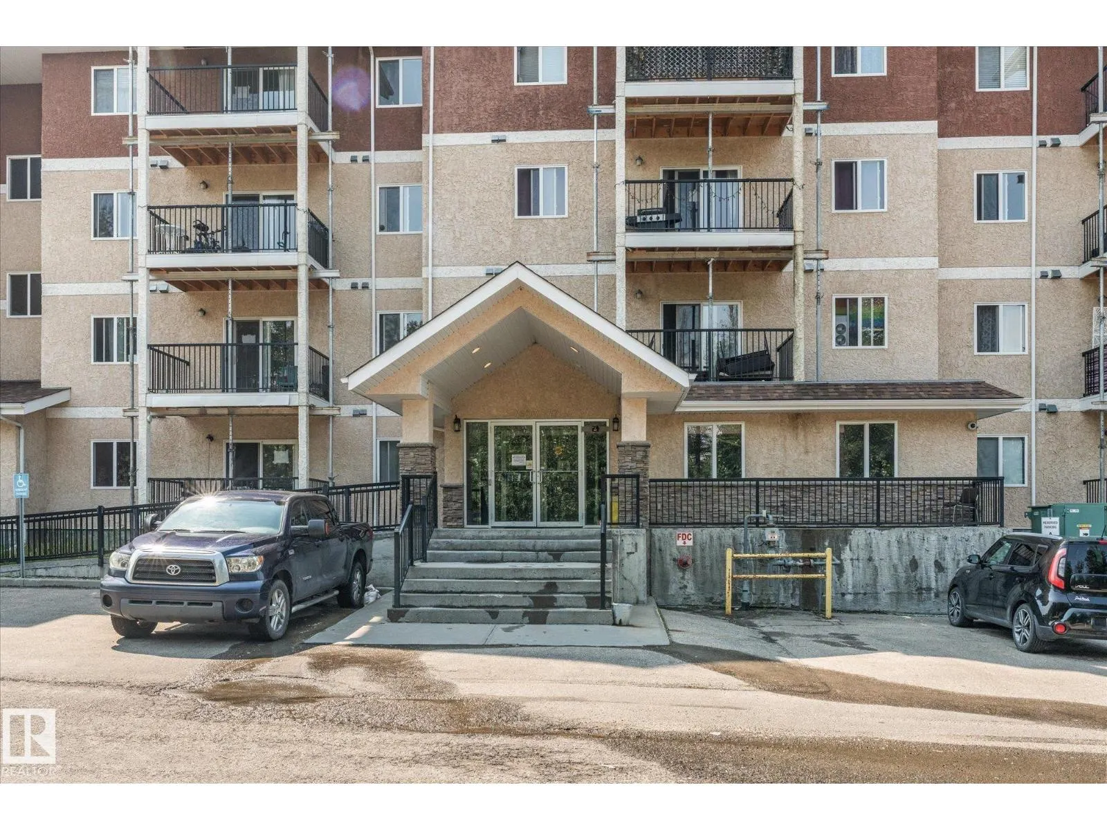 #208 4903 47 AV