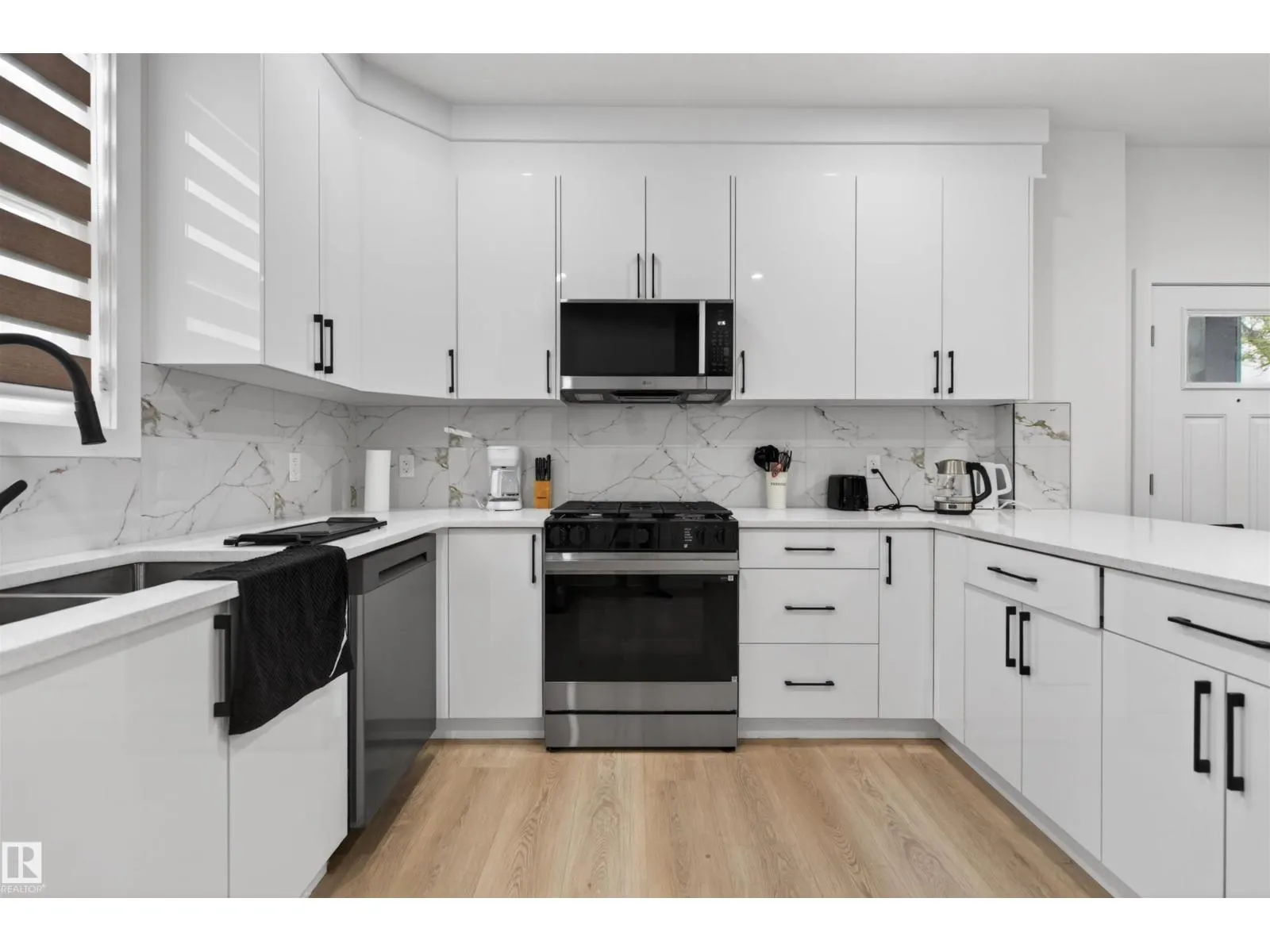 10915 159 ST NW