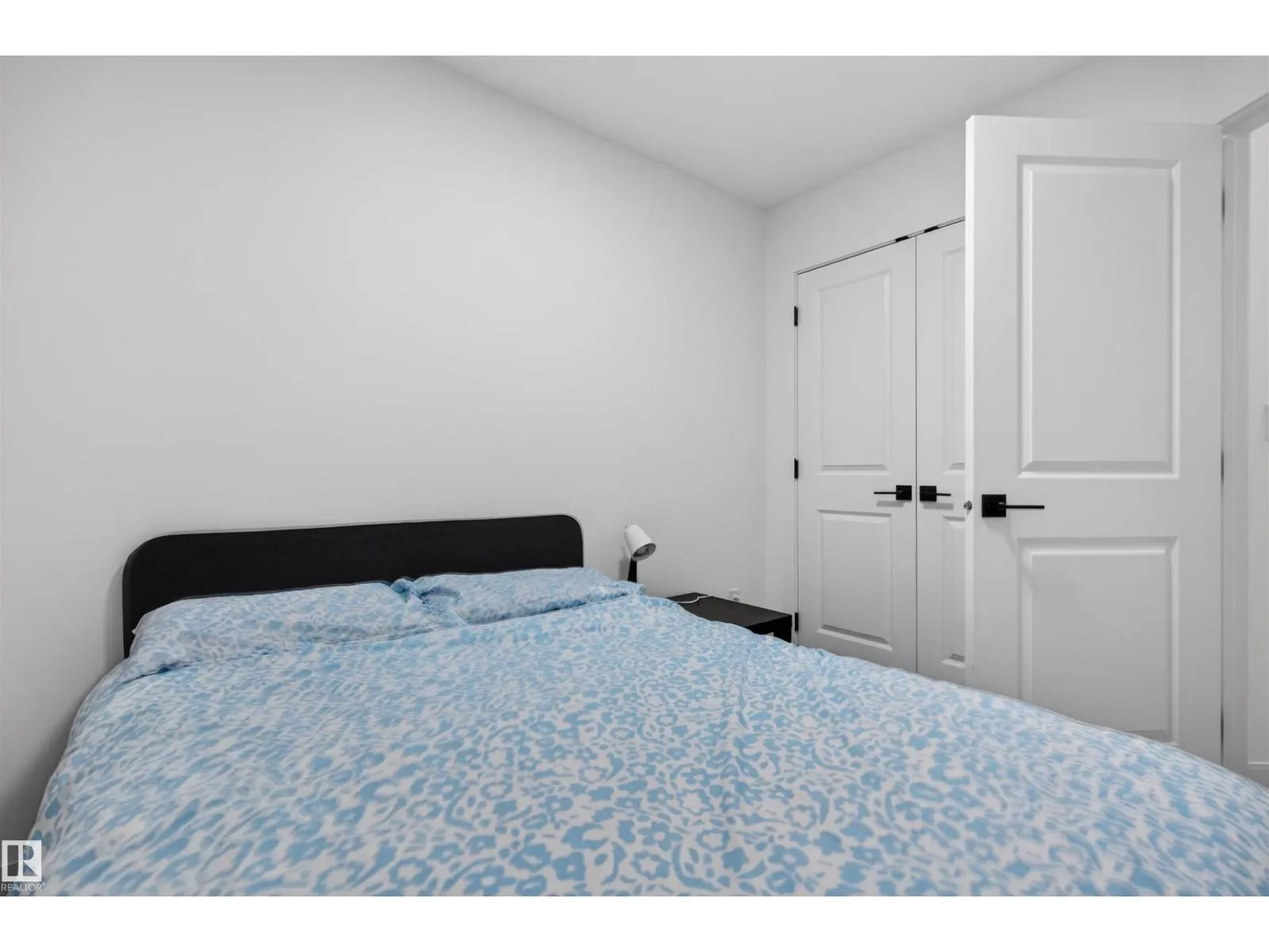 10915 159 ST NW