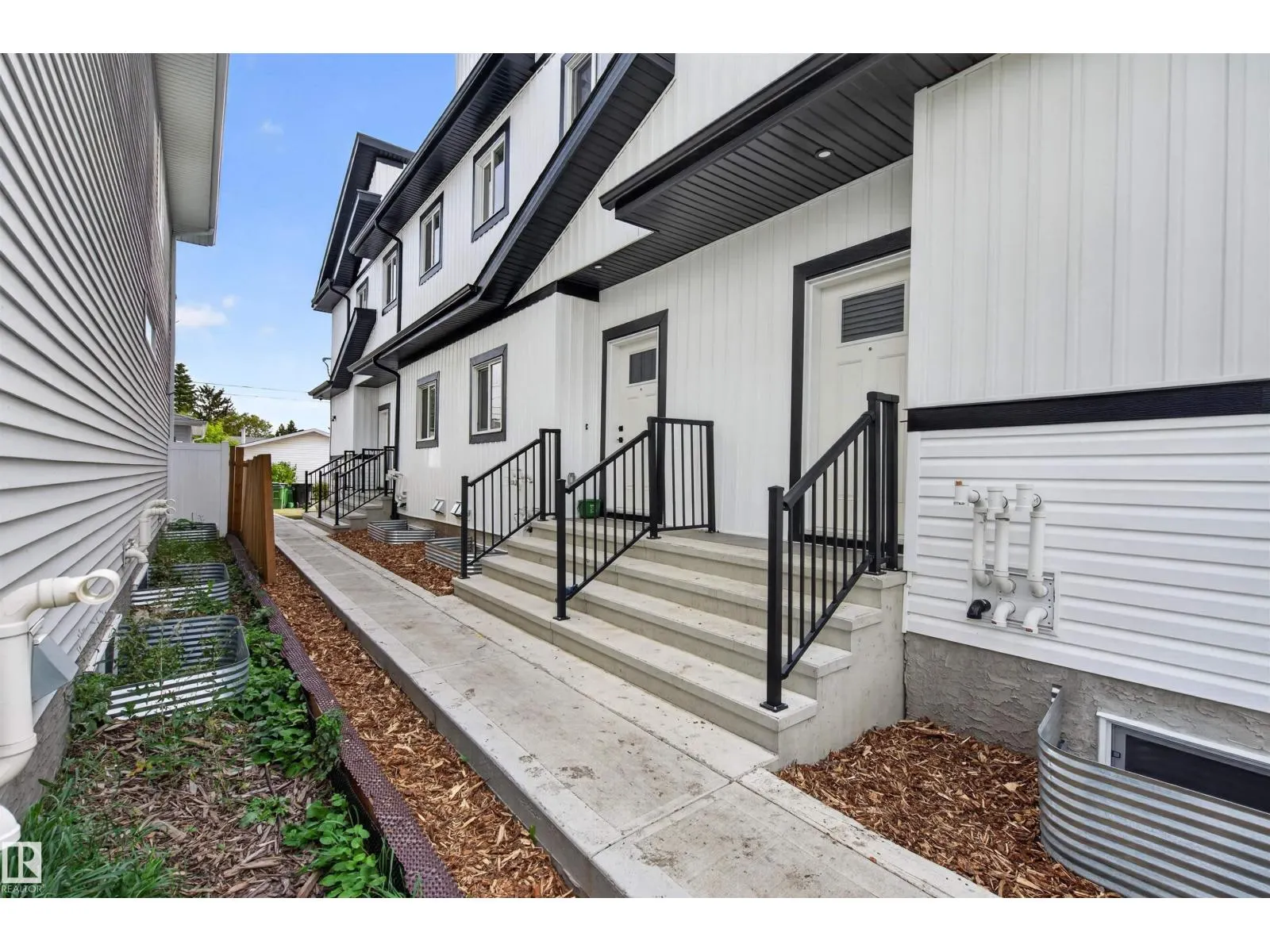 10915 159 ST NW