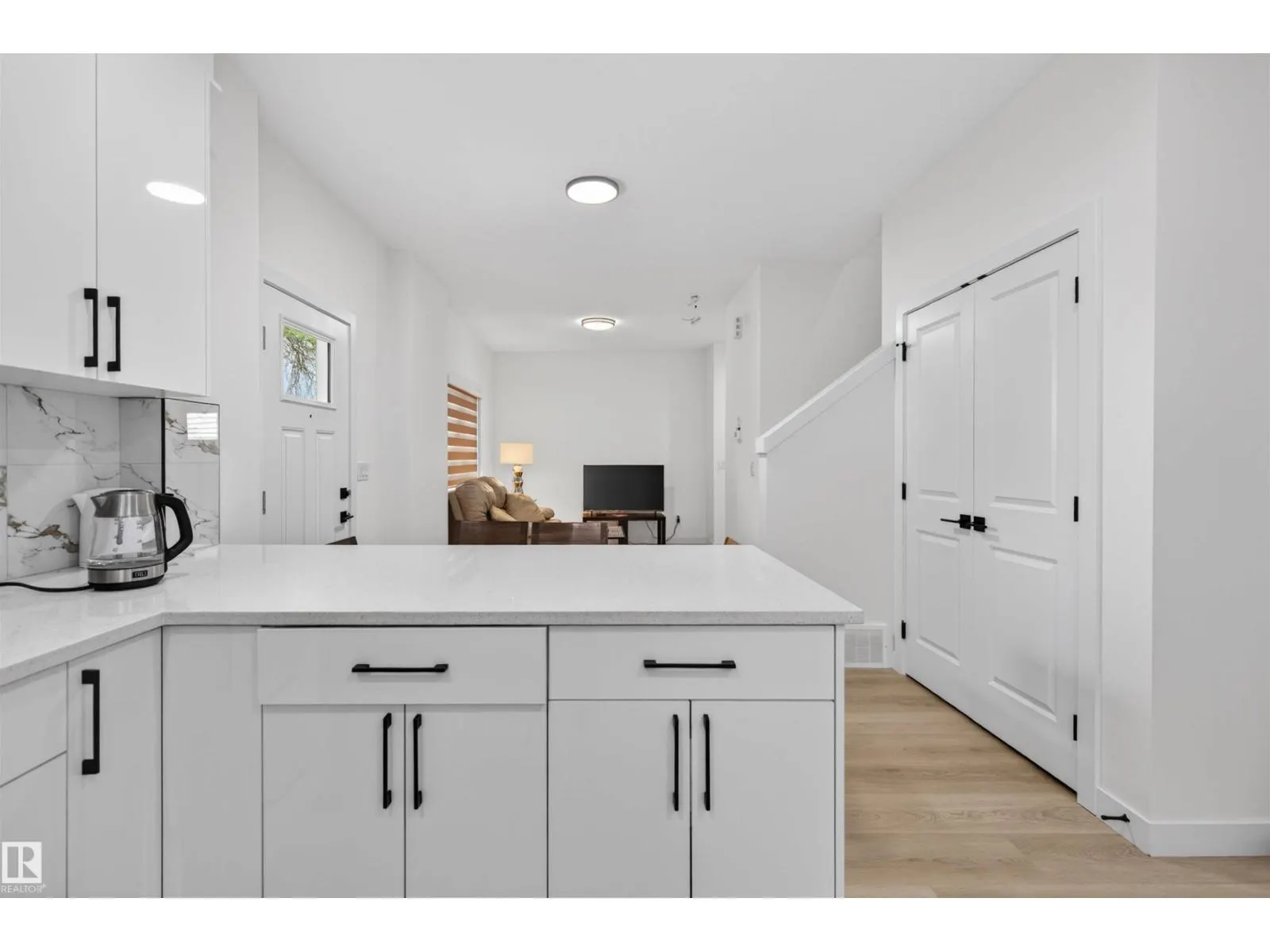 10915 159 ST NW