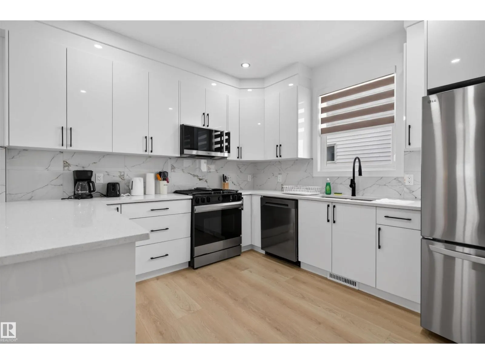 10915 159 ST NW
