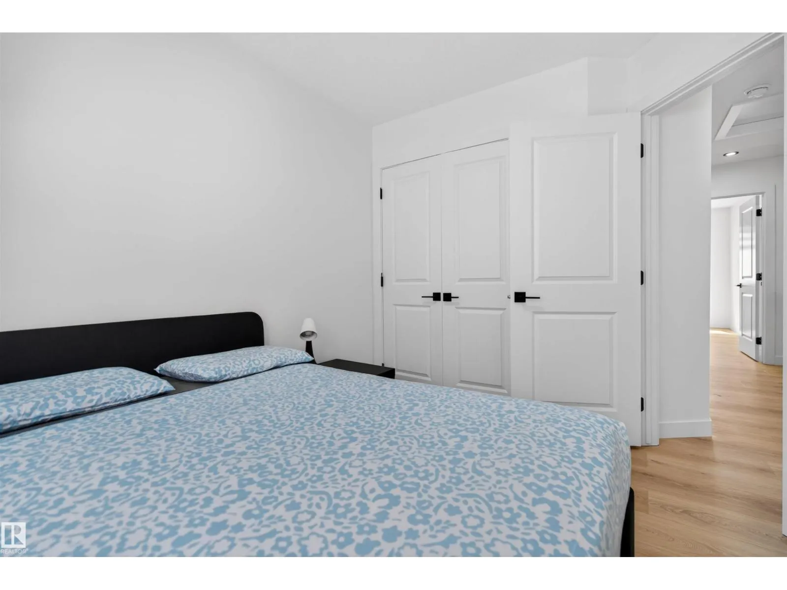 10915 159 ST NW