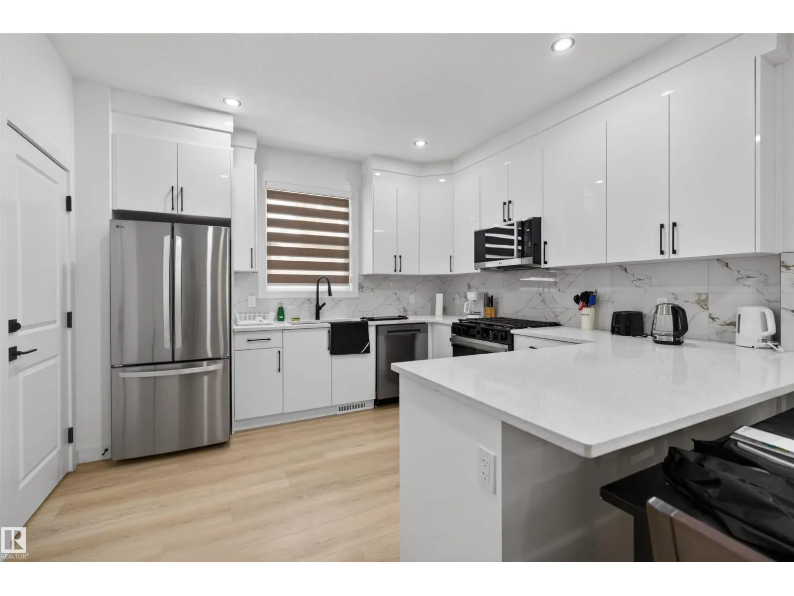 10915 159 ST NW
