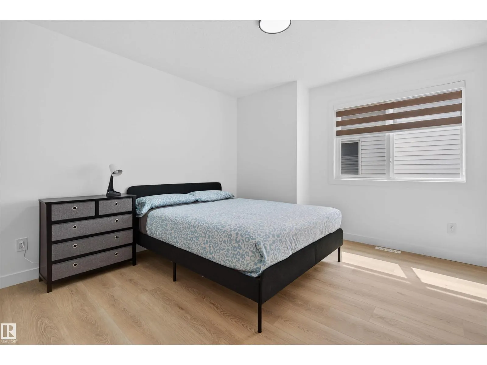 10915 159 ST NW