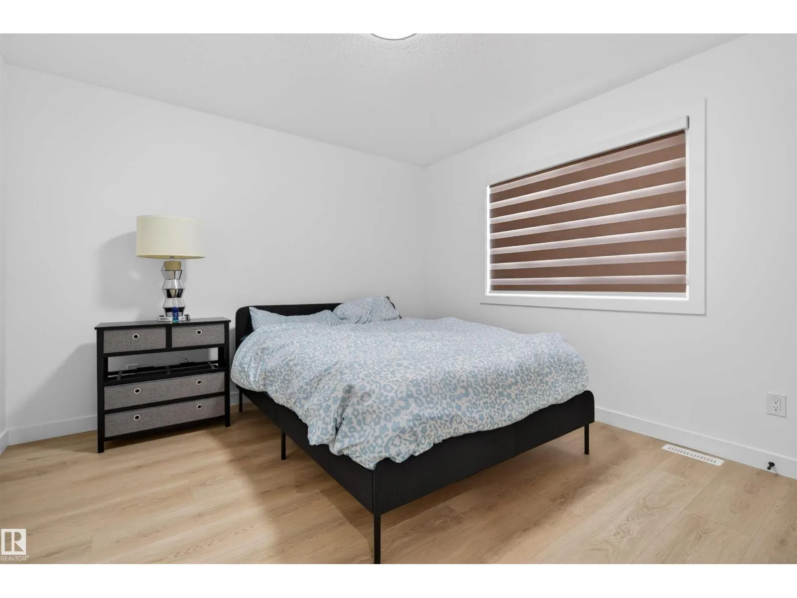 10915 159 ST NW