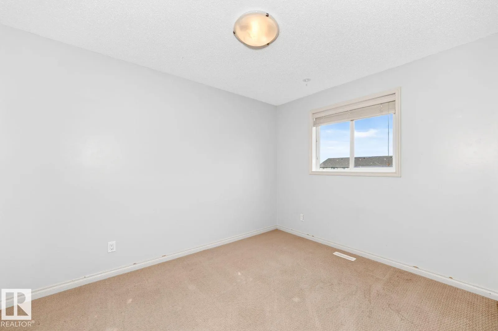 217 SILVERSTONE CR