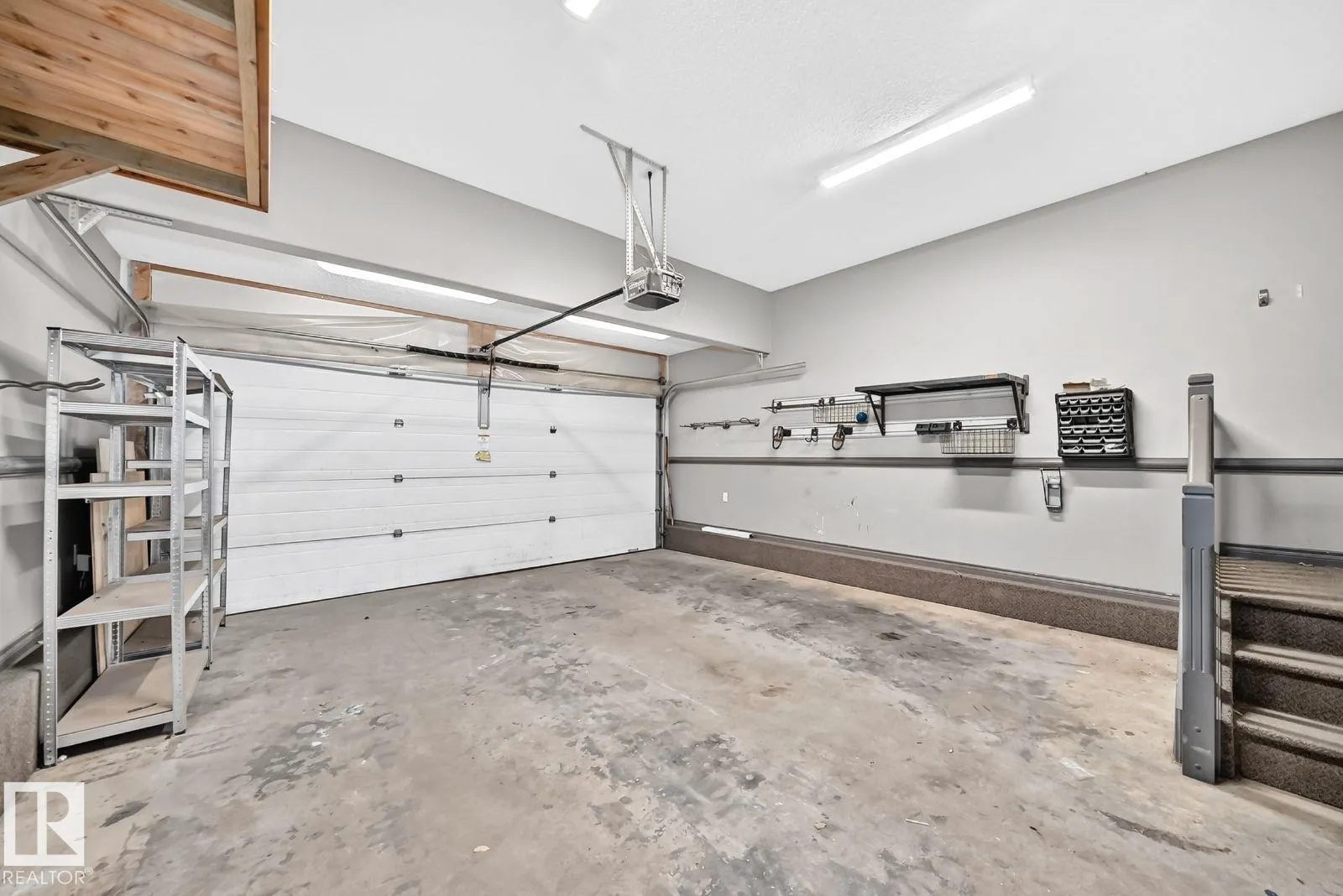 217 SILVERSTONE CR
