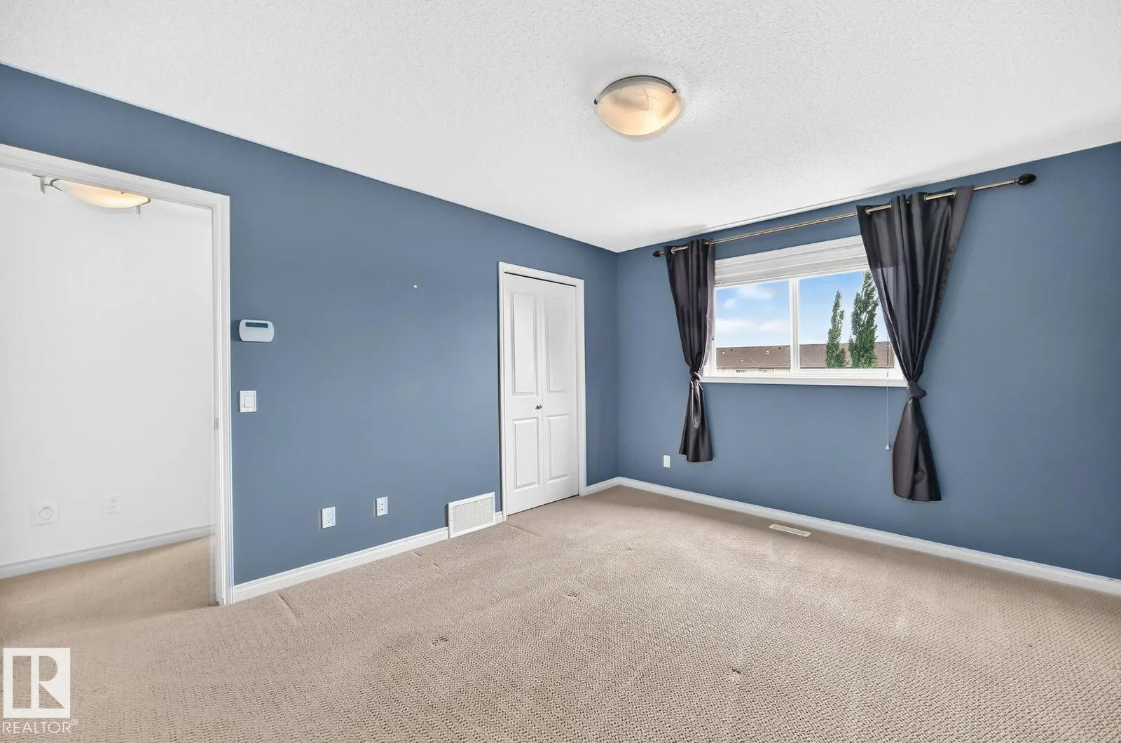 217 SILVERSTONE CR