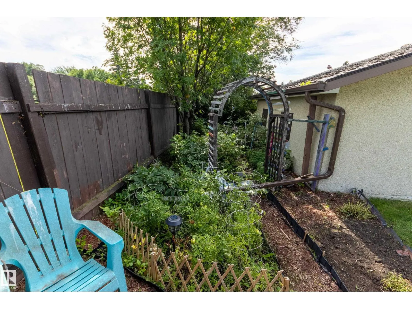 7 STRATHCONA PL