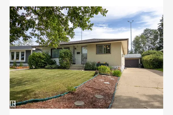 7 STRATHCONA PL