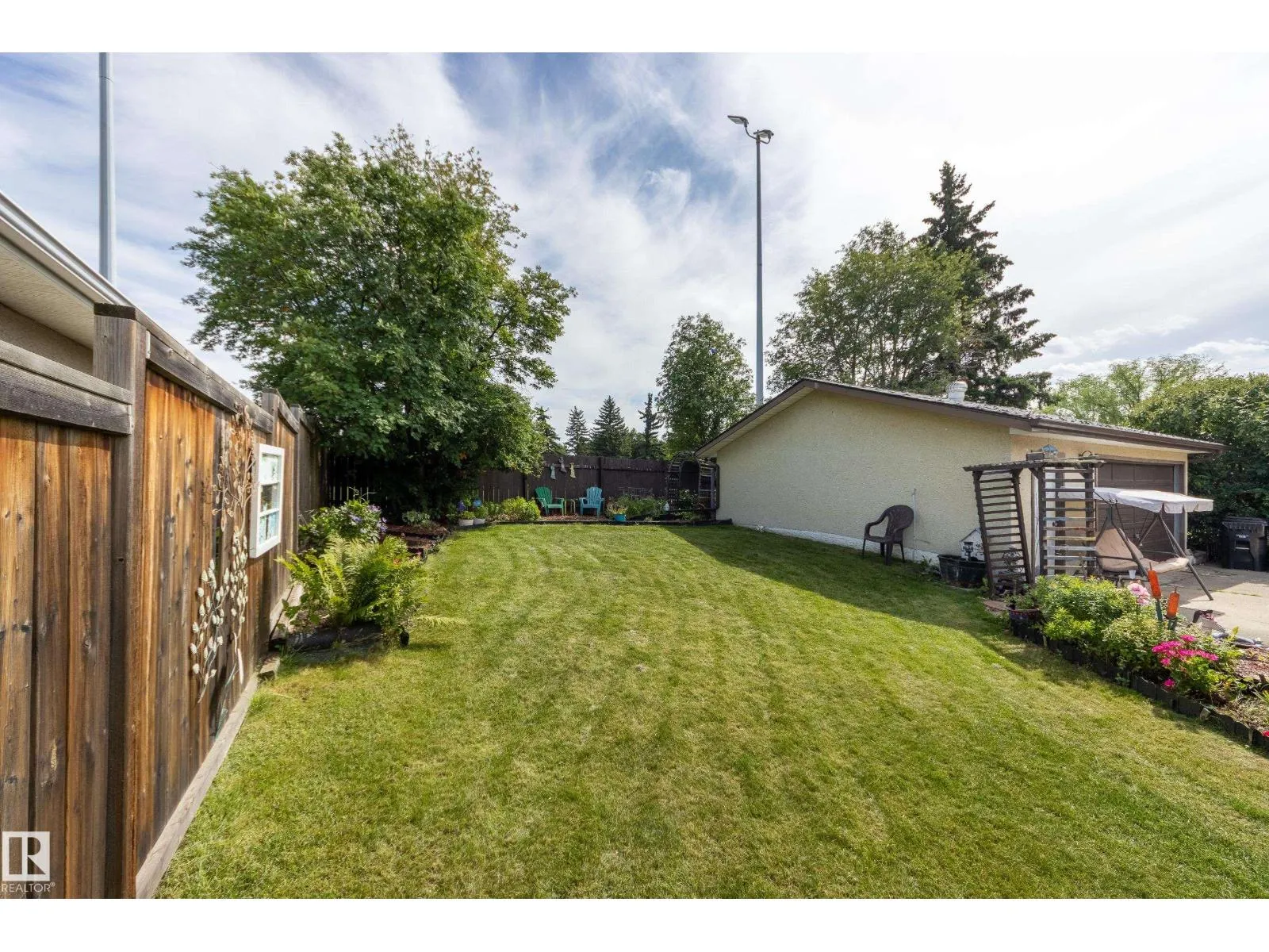 7 STRATHCONA PL