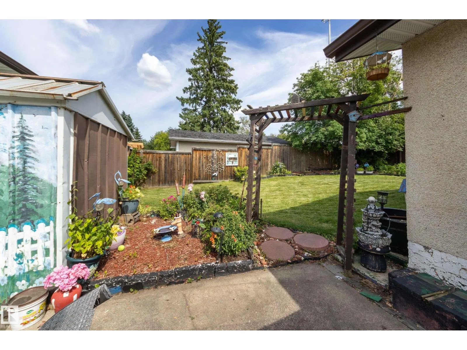 7 STRATHCONA PL