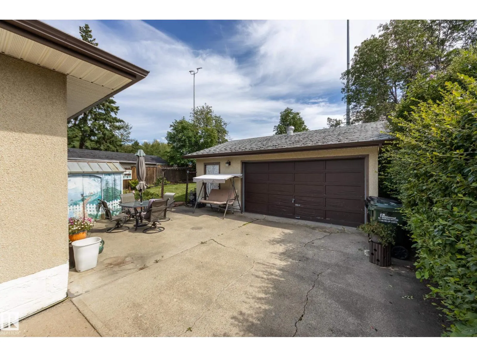 7 STRATHCONA PL