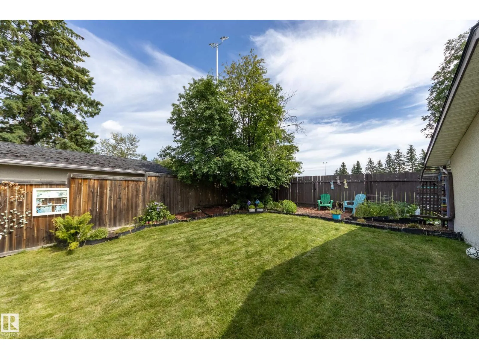 7 STRATHCONA PL