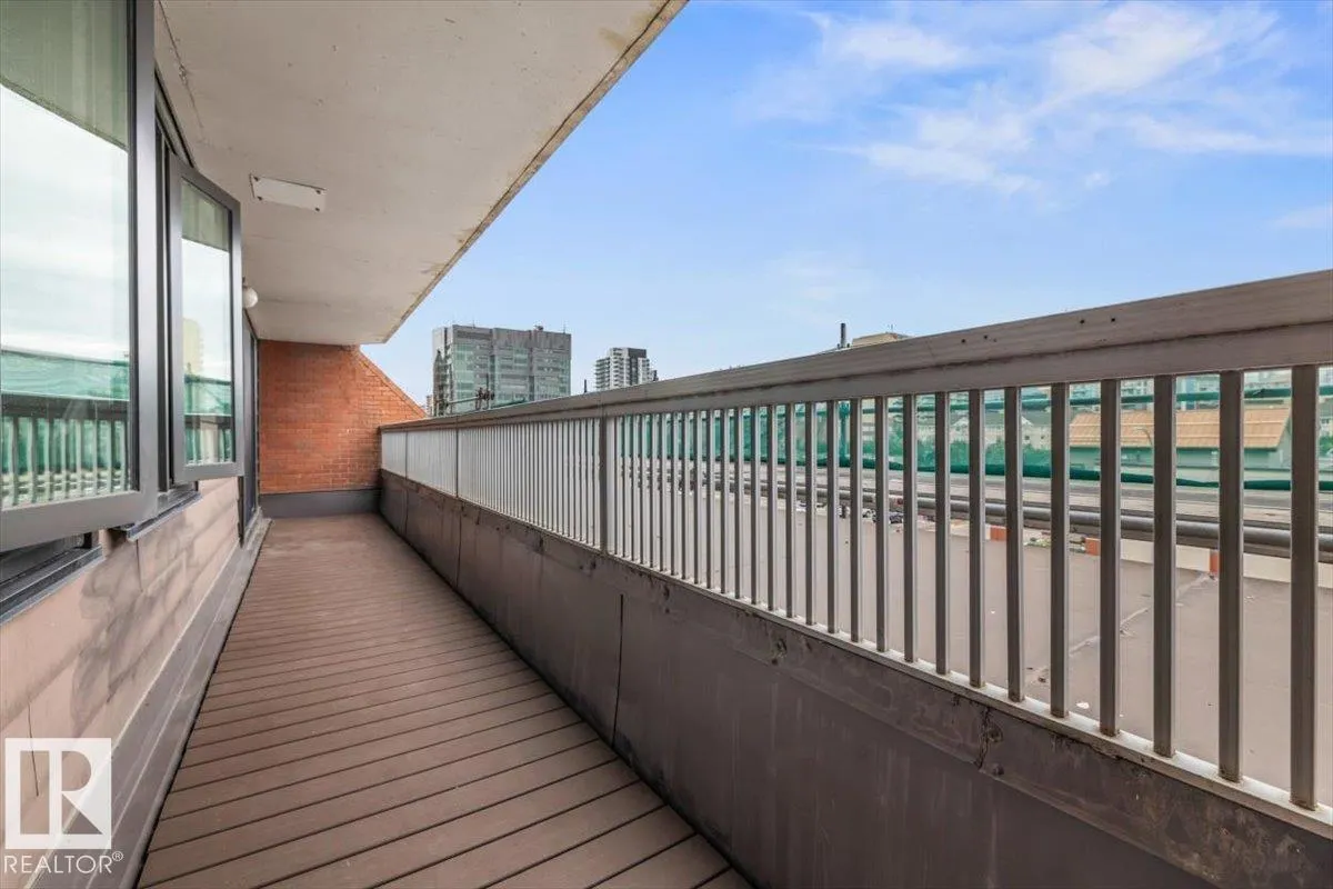 #305 10175 109 ST NW