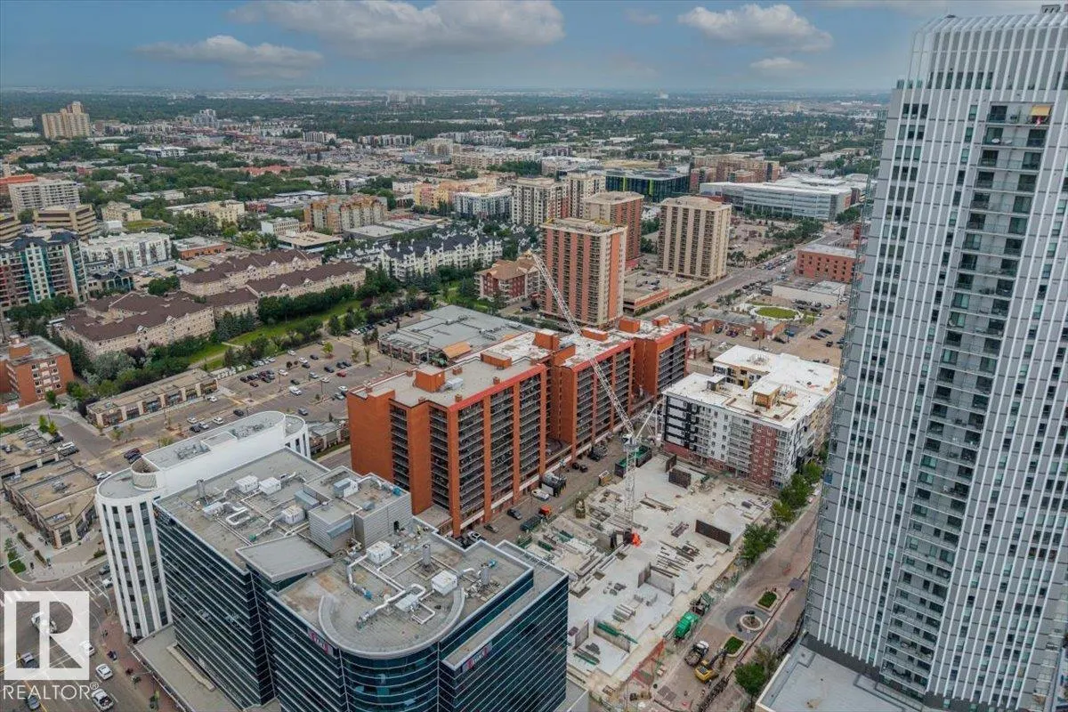 #305 10175 109 ST NW