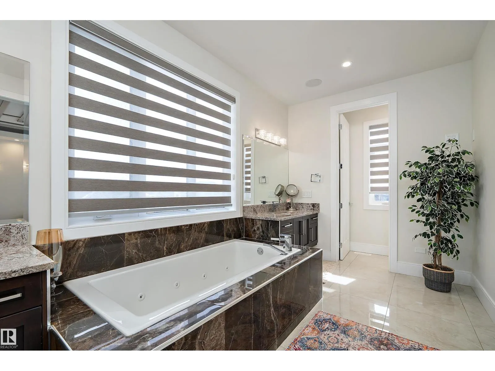 3644 WESTCLIFF WY SW