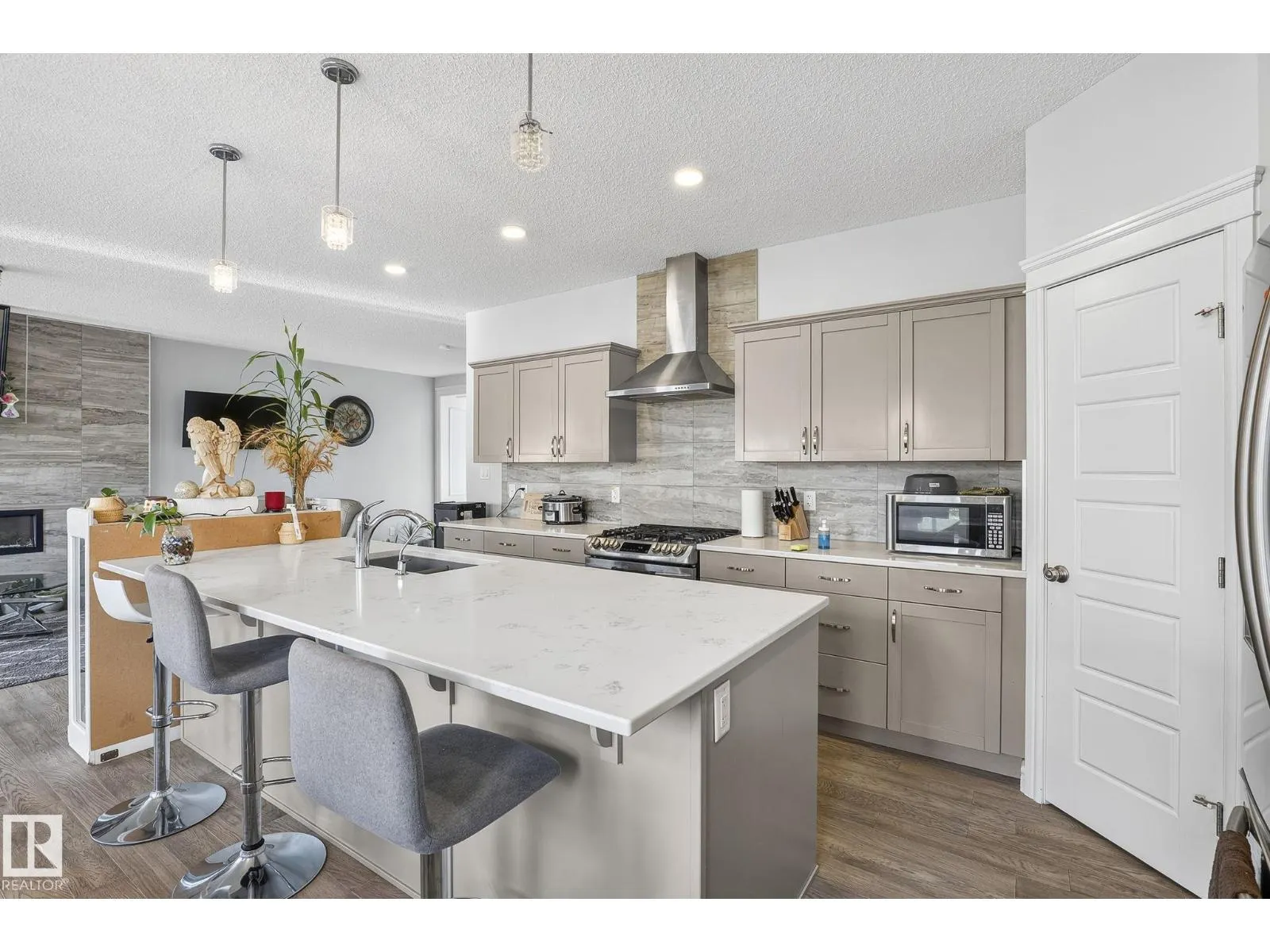 923 174st SW
