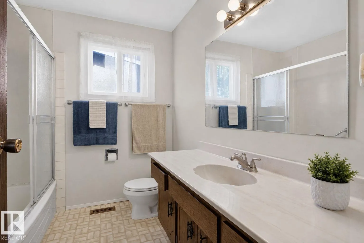 13050 32A ST NW