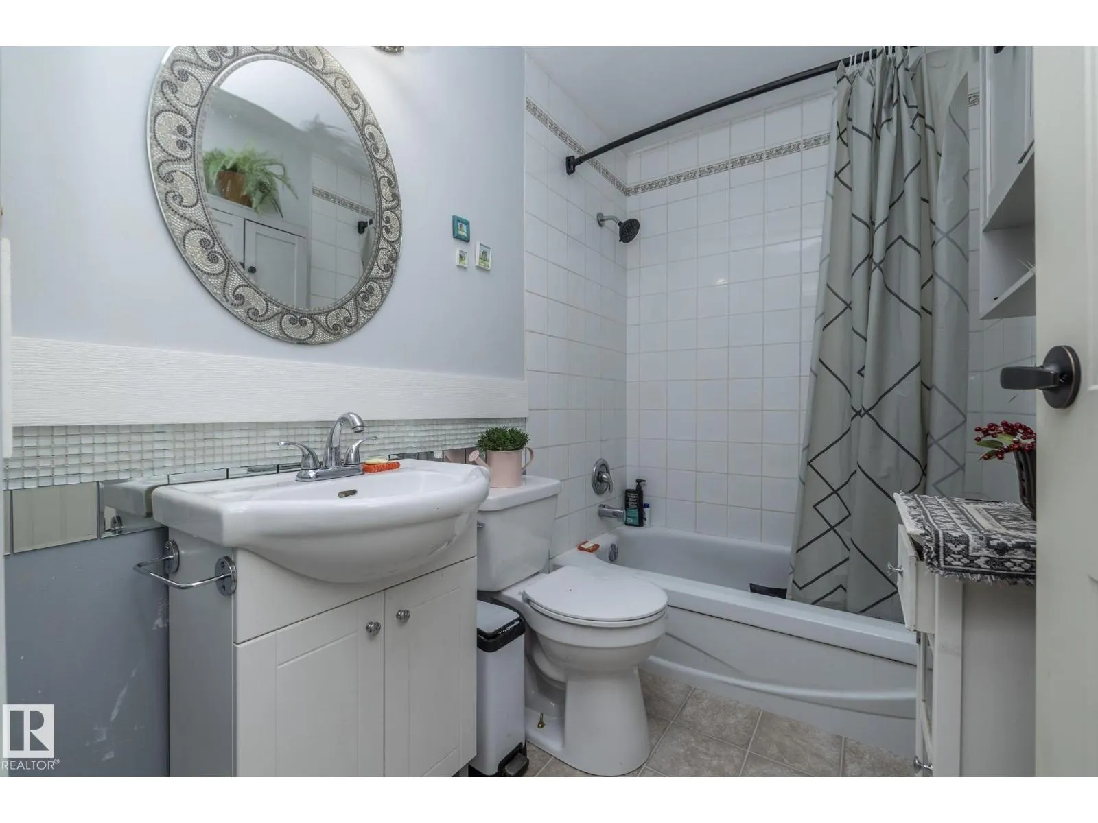 3608 44 ST