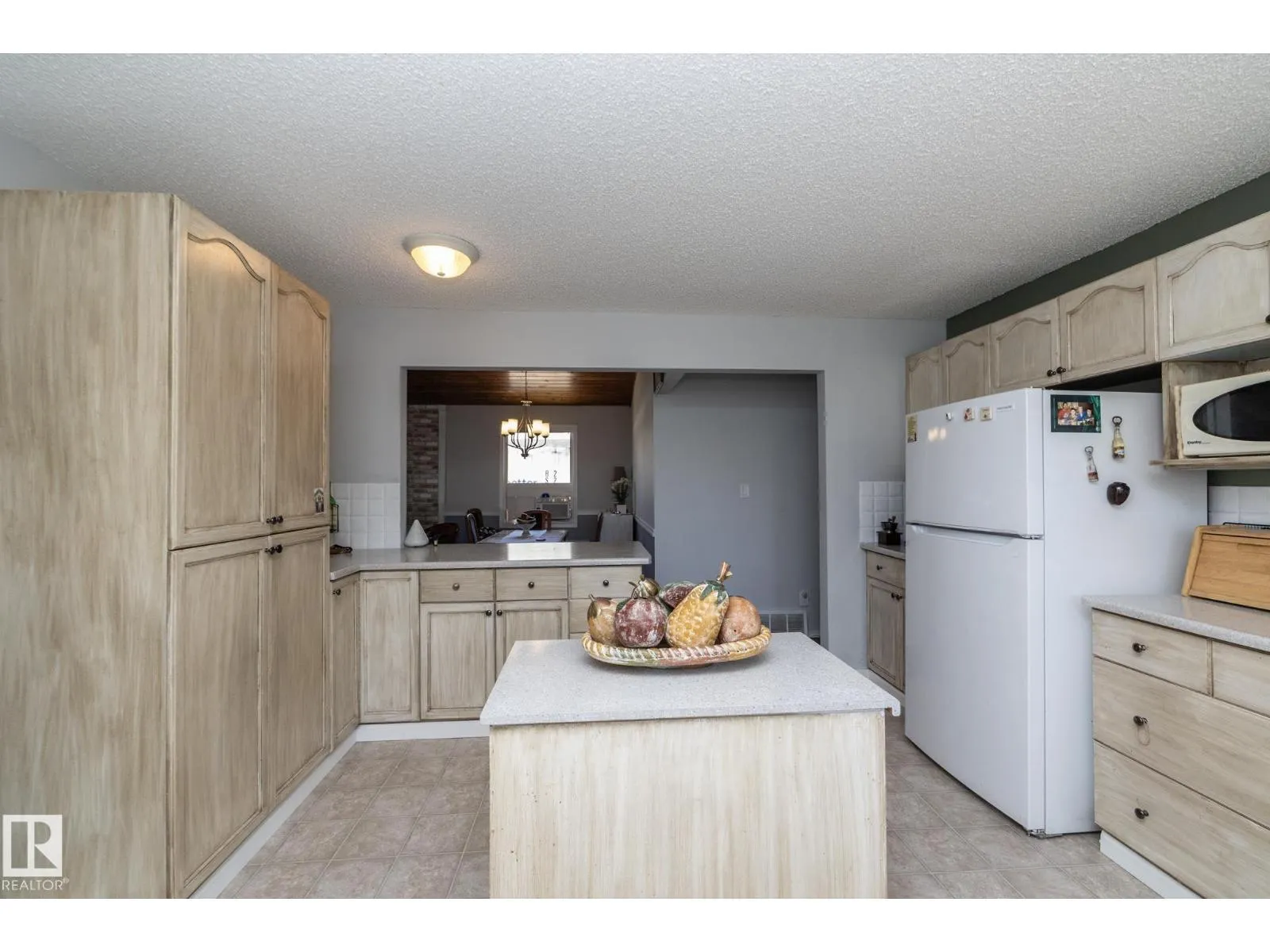 3608 44 ST