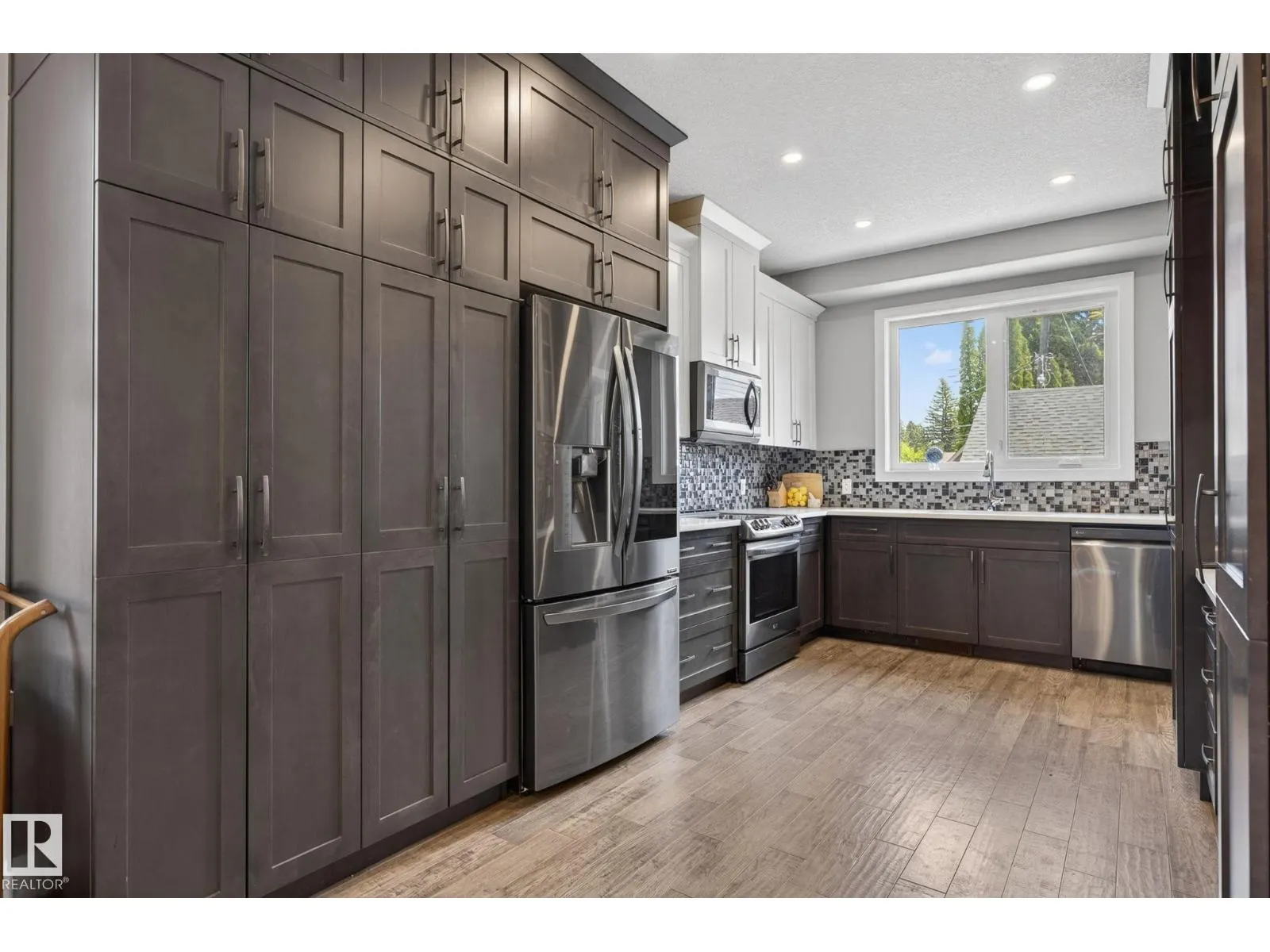 8809 148 ST NW