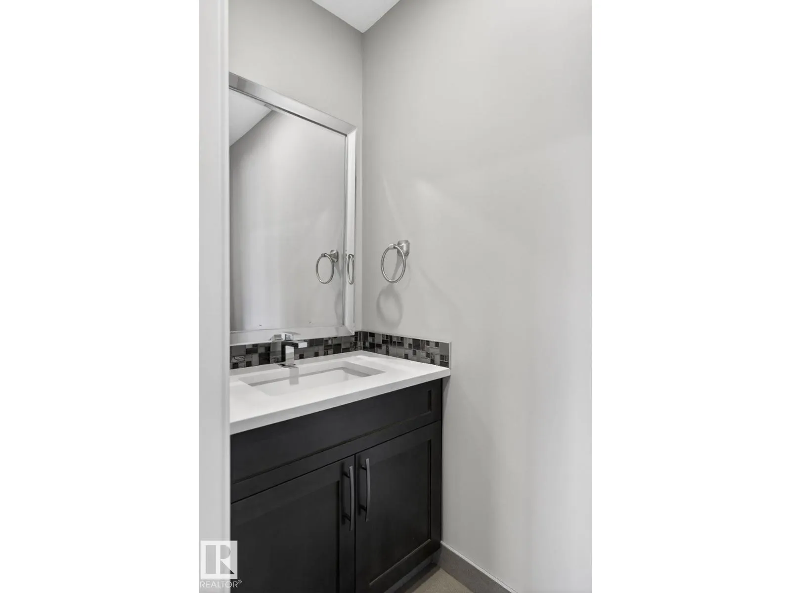 8809 148 ST NW
