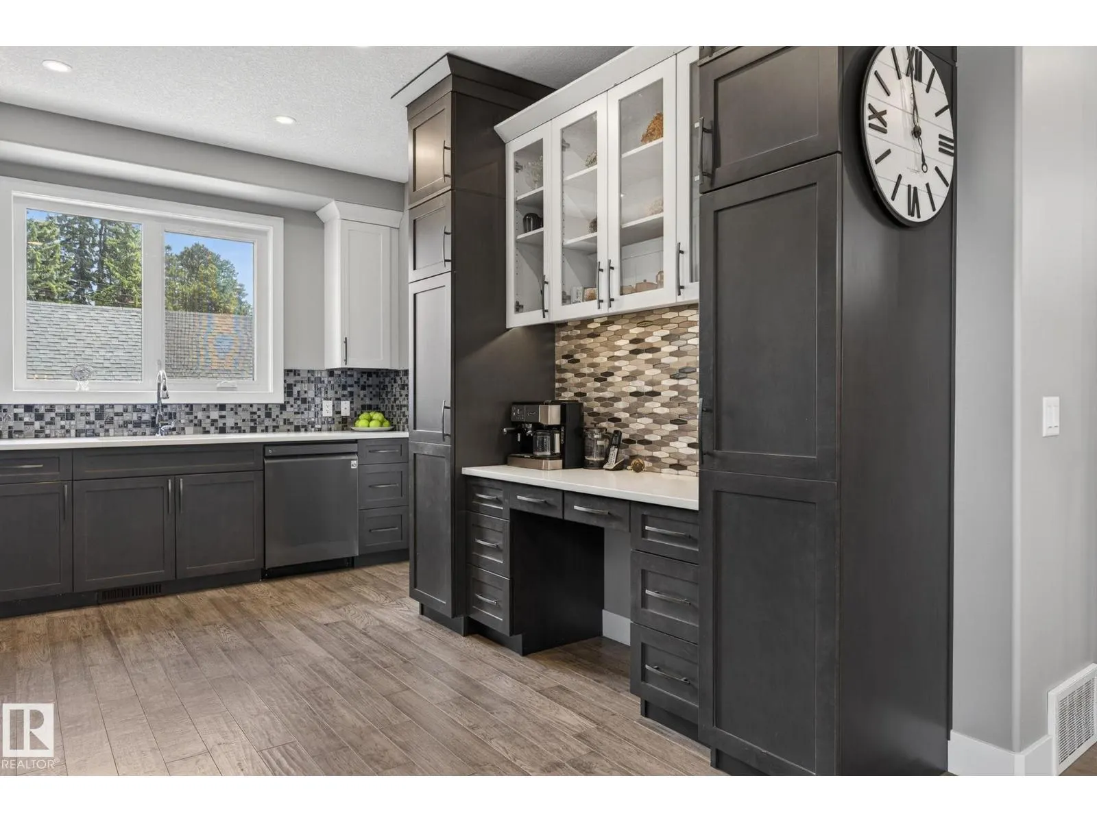 8809 148 ST NW